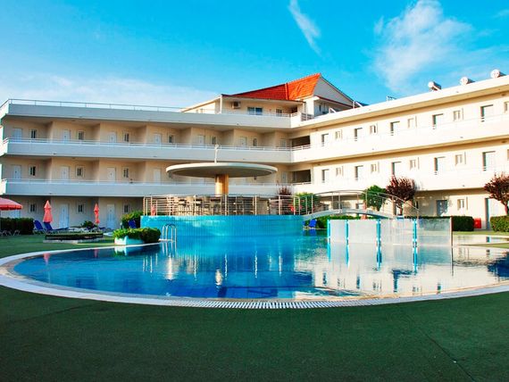 basen, teren hotelu, obiekt