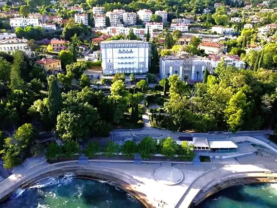 obiekt, teren hotelu