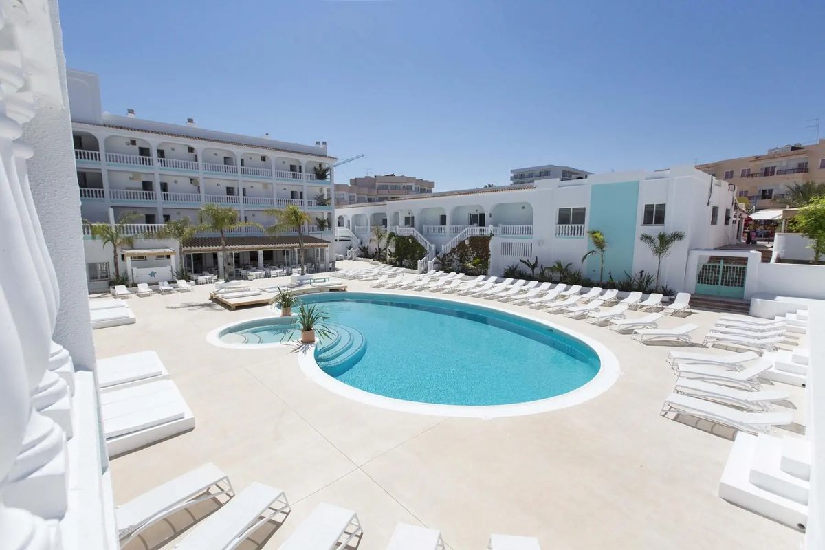 obiekt, teren hotelu, basen