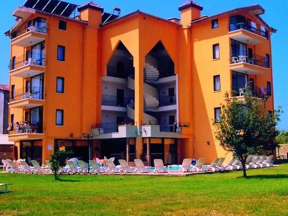 teren hotelu, basen, obiekt