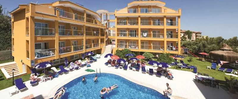 teren hotelu, obiekt, basen