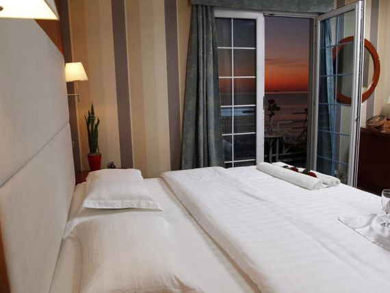 Bel Conti 4*