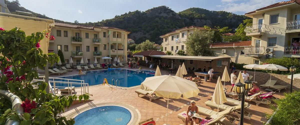 basen, teren hotelu, obiekt