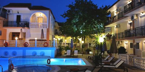 obiekt, teren hotelu, basen