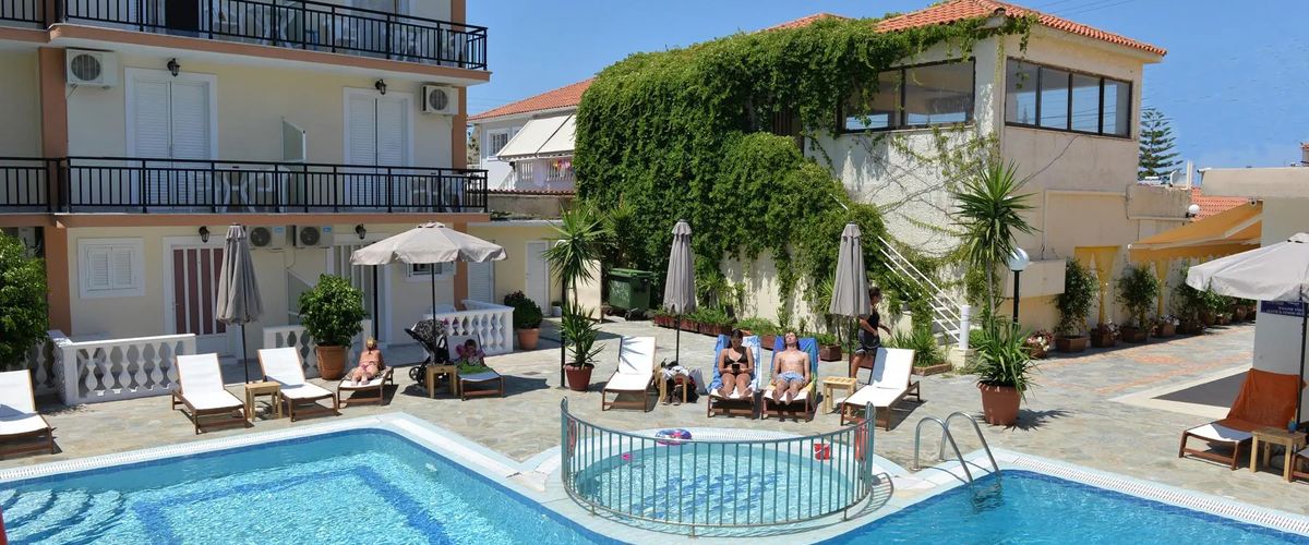 teren hotelu, obiekt, basen