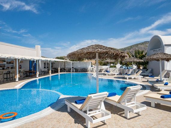 obiekt, teren hotelu, basen
