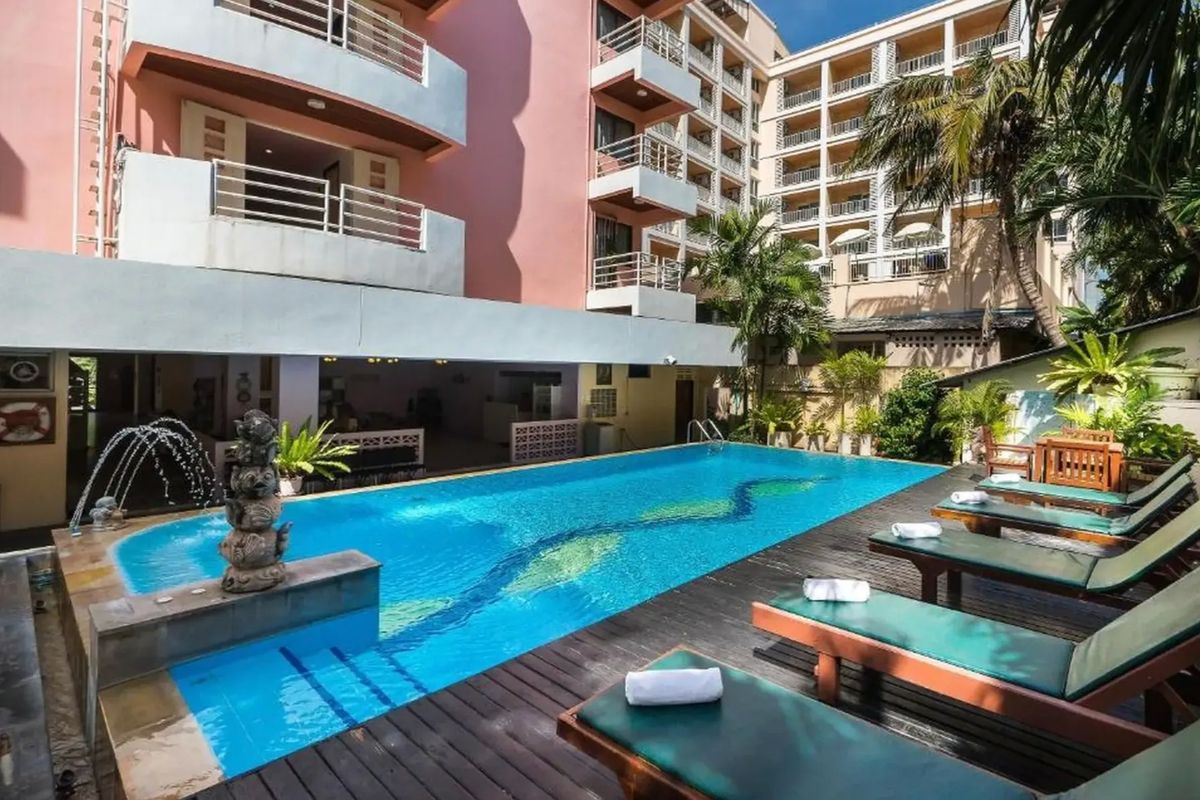 basen, teren hotelu, obiekt
