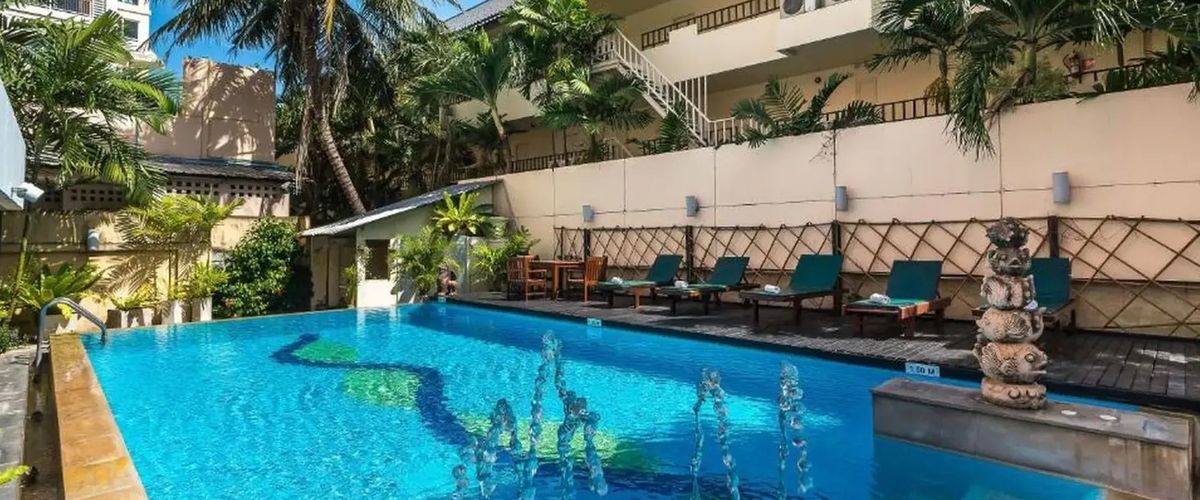 basen, teren hotelu, obiekt