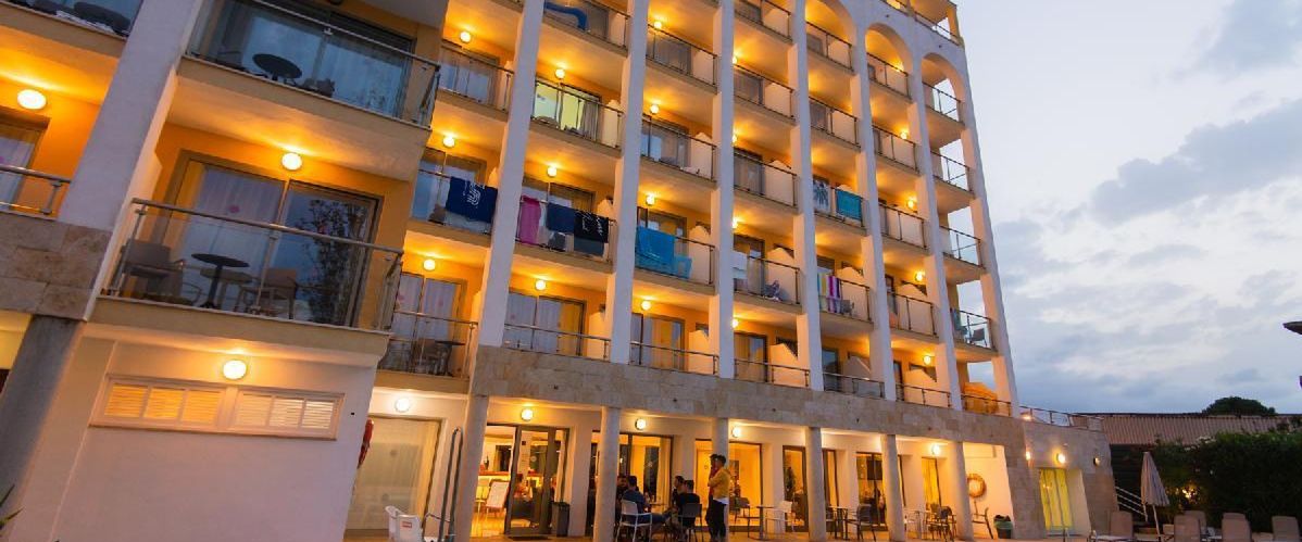 teren hotelu, budynek główny, obiekt