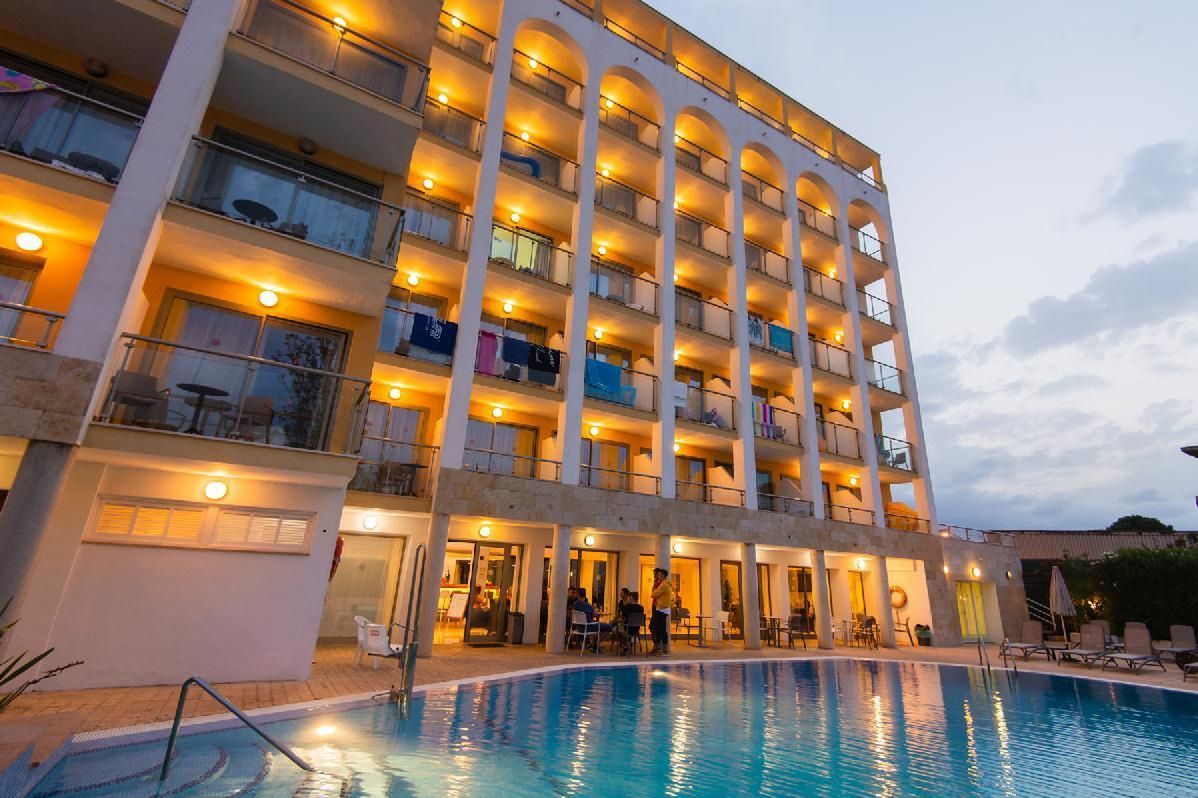 teren hotelu, budynek główny, obiekt