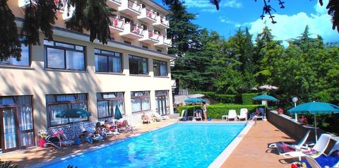 basen, teren hotelu, obiekt