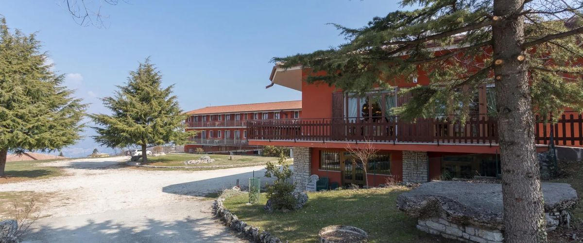 obiekt, teren hotelu