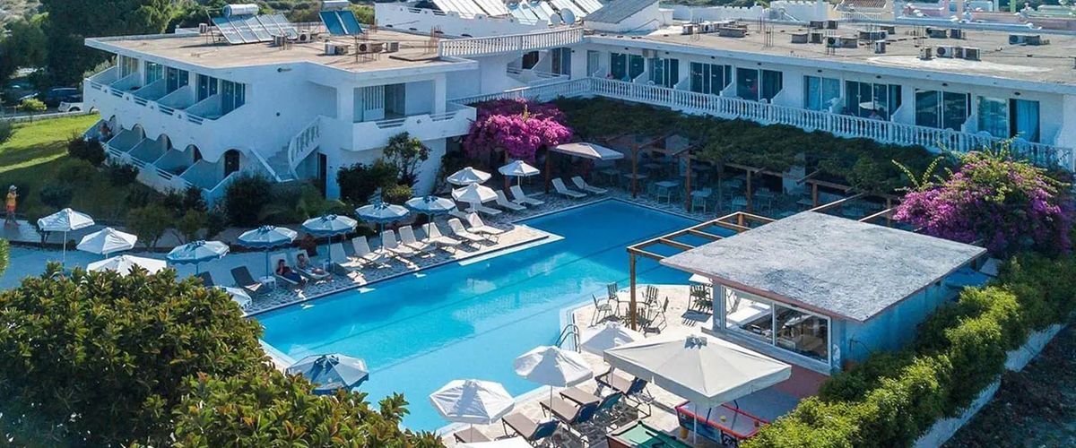 obiekt, teren hotelu, basen