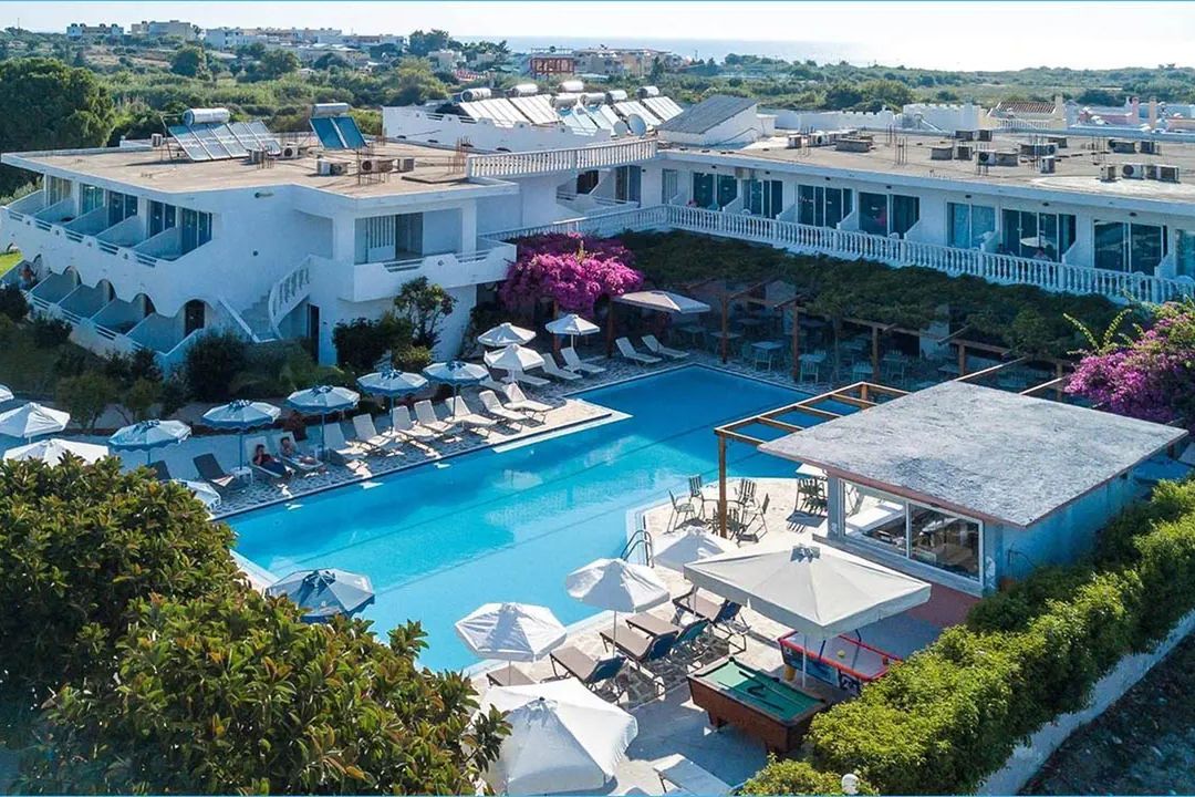 obiekt, teren hotelu, basen