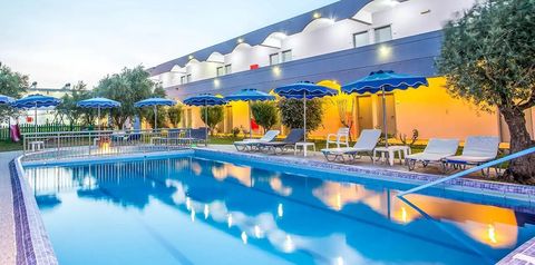 obiekt, teren hotelu, basen