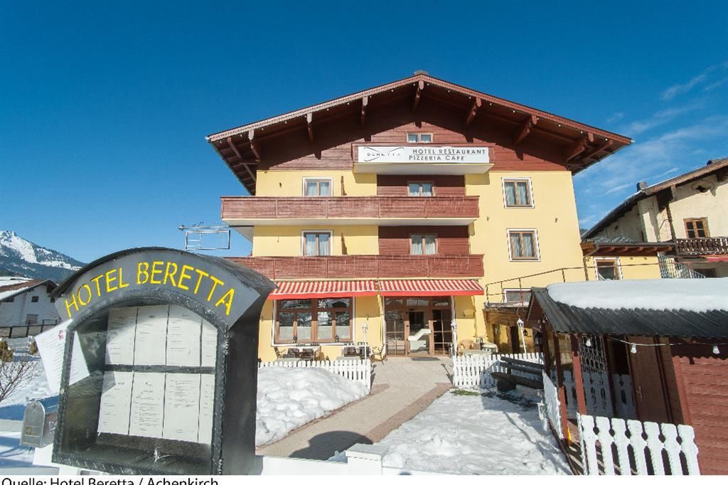 budynek główny, obiekt