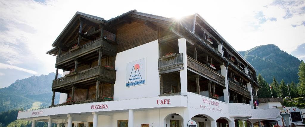 obiekt, budynek główny