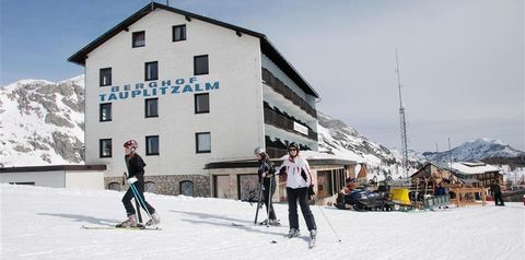 obiekt, budynek główny, teren hotelu