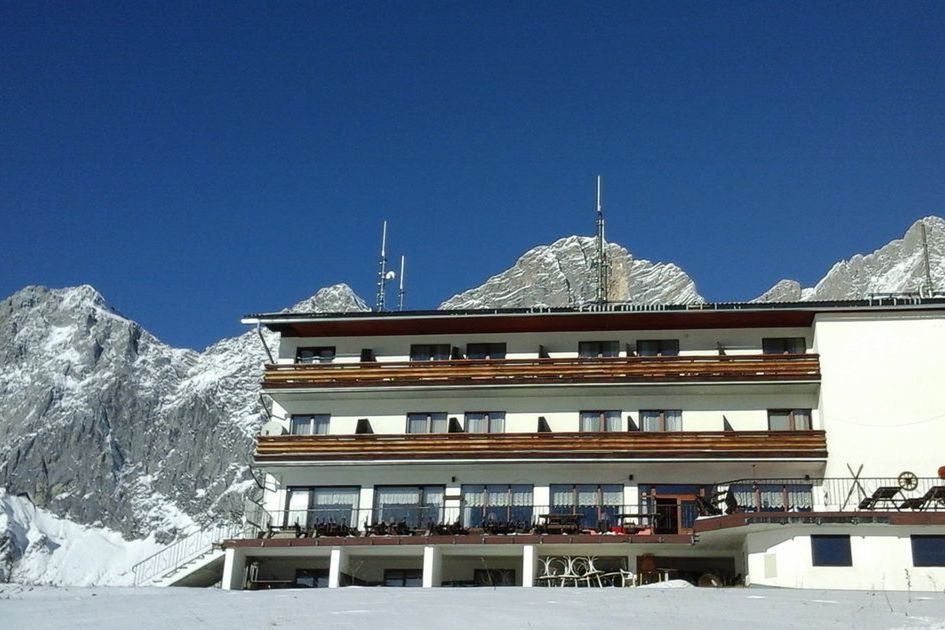 teren hotelu, obiekt