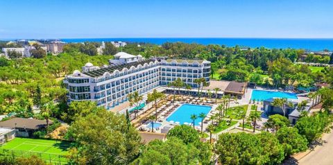 teren hotelu, basen, korty tenisowe