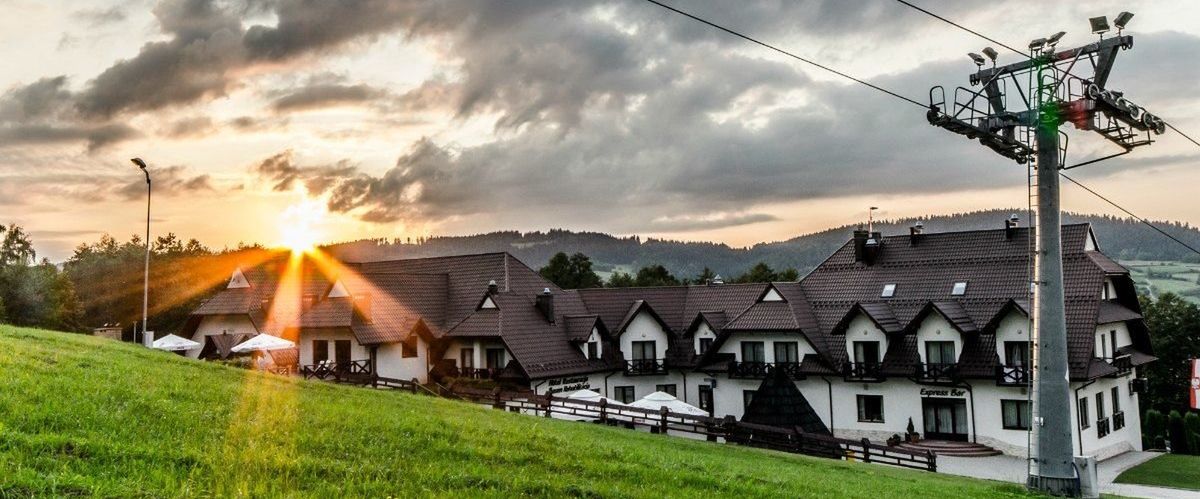 obiekt, budynek główny, teren hotelu