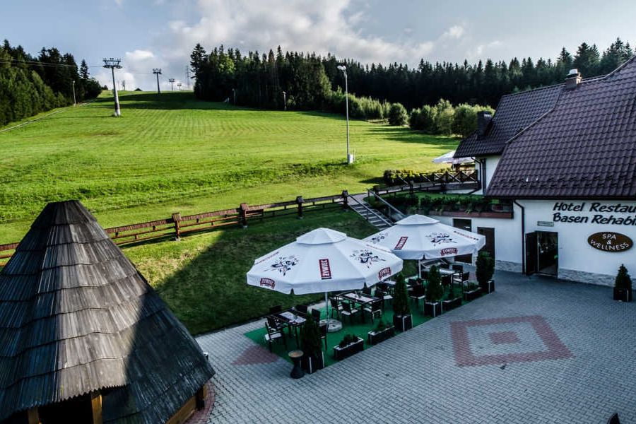 obiekt, teren hotelu