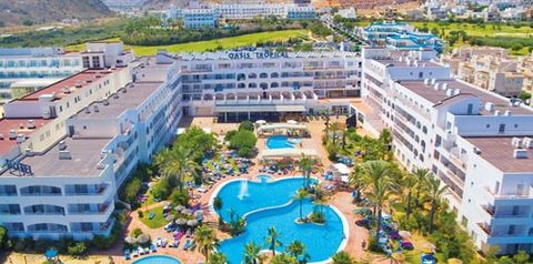 obiekt, teren hotelu, basen