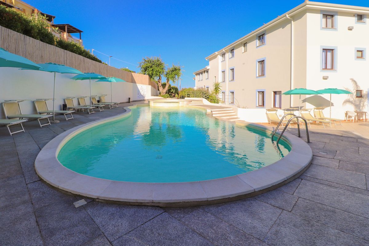 obiekt, teren hotelu, basen