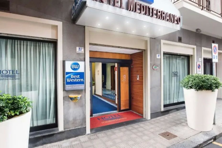 budynek główny, obiekt