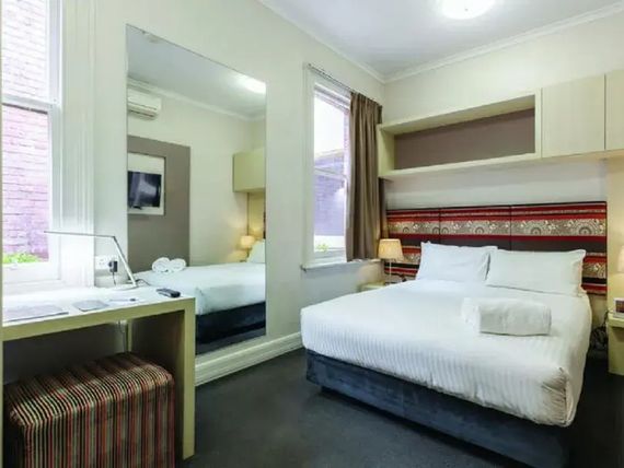 Best Western Melbourne City 3*