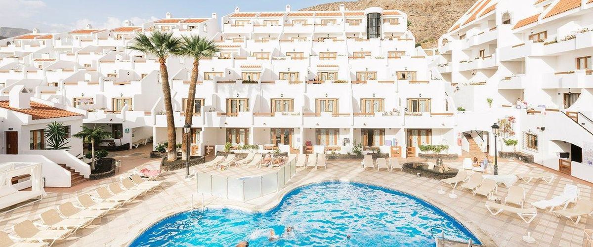 obiekt, teren hotelu, basen