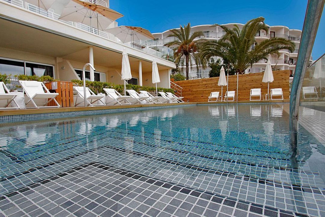 obiekt, teren hotelu, basen