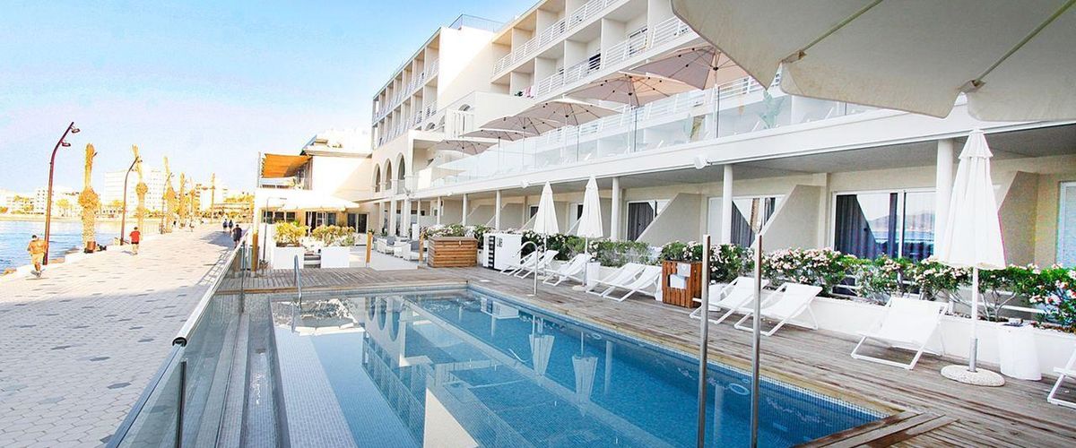 obiekt, teren hotelu, basen