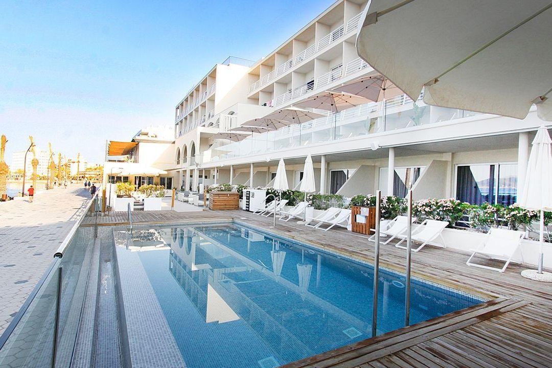 obiekt, teren hotelu, basen