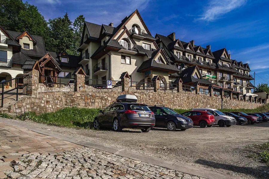 obiekt, budynek główny, teren hotelu