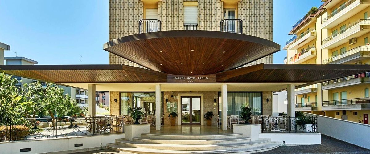 obiekt, budynek główny, teren hotelu