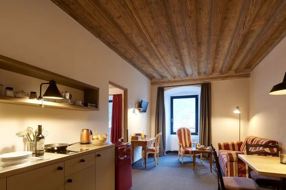 pokój, kuchnia / aneks kuchenny