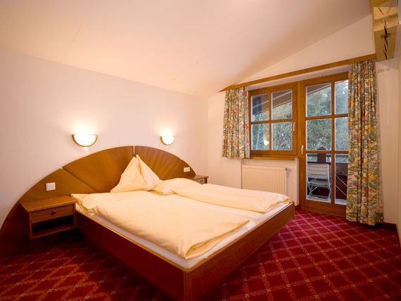 Bischofsmutze 4*
