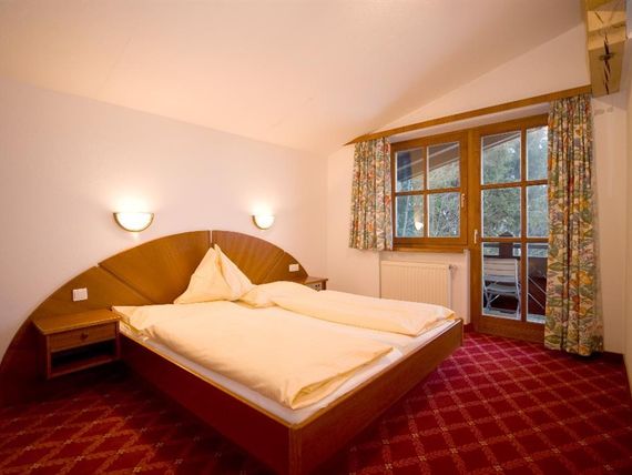 Bischofsmutze 4*
