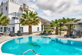 Black Coast Santorini