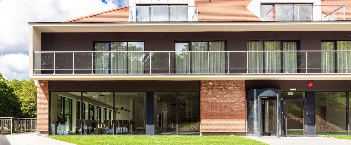 obiekt, budynek główny