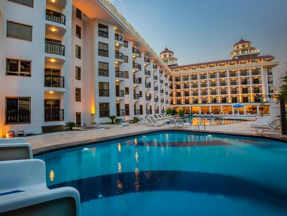 Blue Marlin Deluxe Spa & Resort