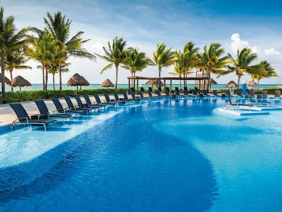 BlueBay Grand Esmeralda