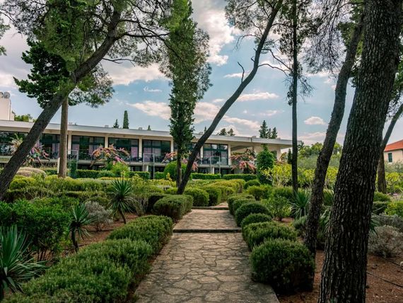 obiekt, teren hotelu