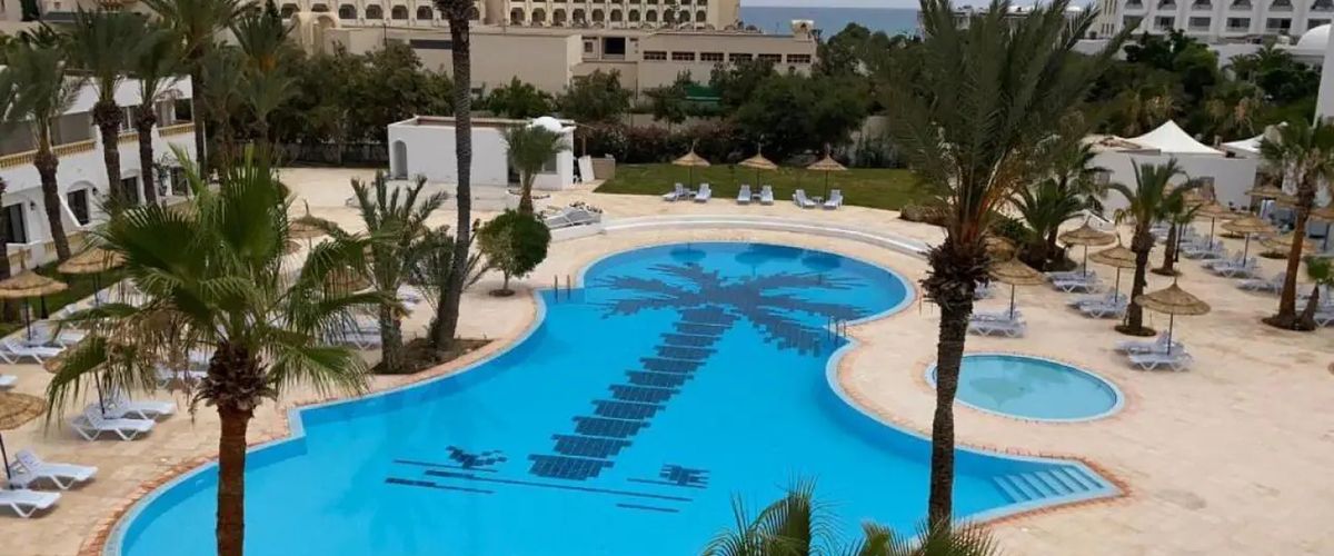 obiekt, teren hotelu, basen