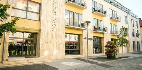 obiekt, budynek główny, teren hotelu