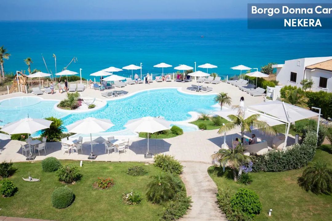 obiekt, teren hotelu, basen