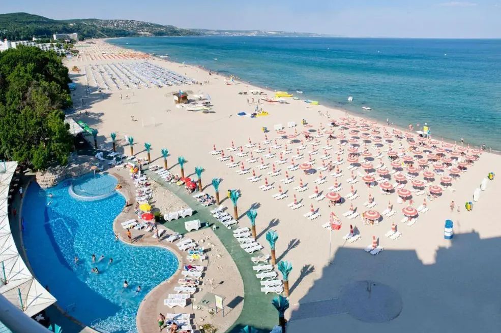 teren hotelu, basen, plaża