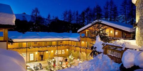 budynek główny, obiekt