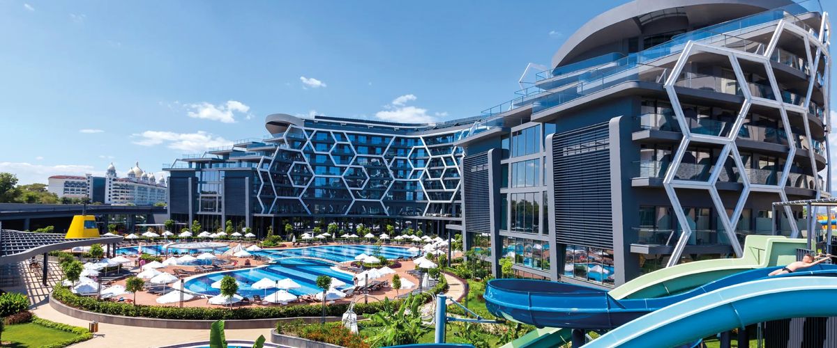 obiekt, budynek główny, zjeżdżalnia